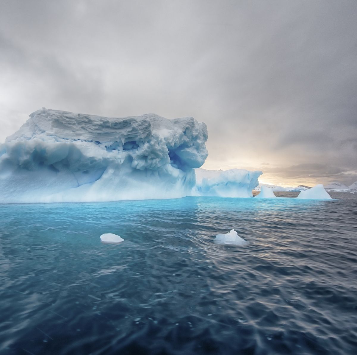 Iceberg, Polar ice cap, Ice, Sea ice, Ocean, Arctic ocean, Arctic, Sky, Natural landscape, Ice cap, 