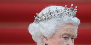 エリザベス女王　チャールズ皇太子　ロイヤルファミリー　新型コロナウイルス　カミラ夫人