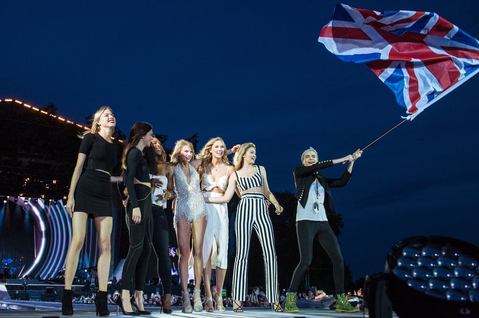 london, england june 27 martha hunt, kendall jenner, serena williams, taylor swift, karlie kloss and cara delevingne at hyde park on june 27, 2015 in london, england photo by brian rasiclp5getty images for tas