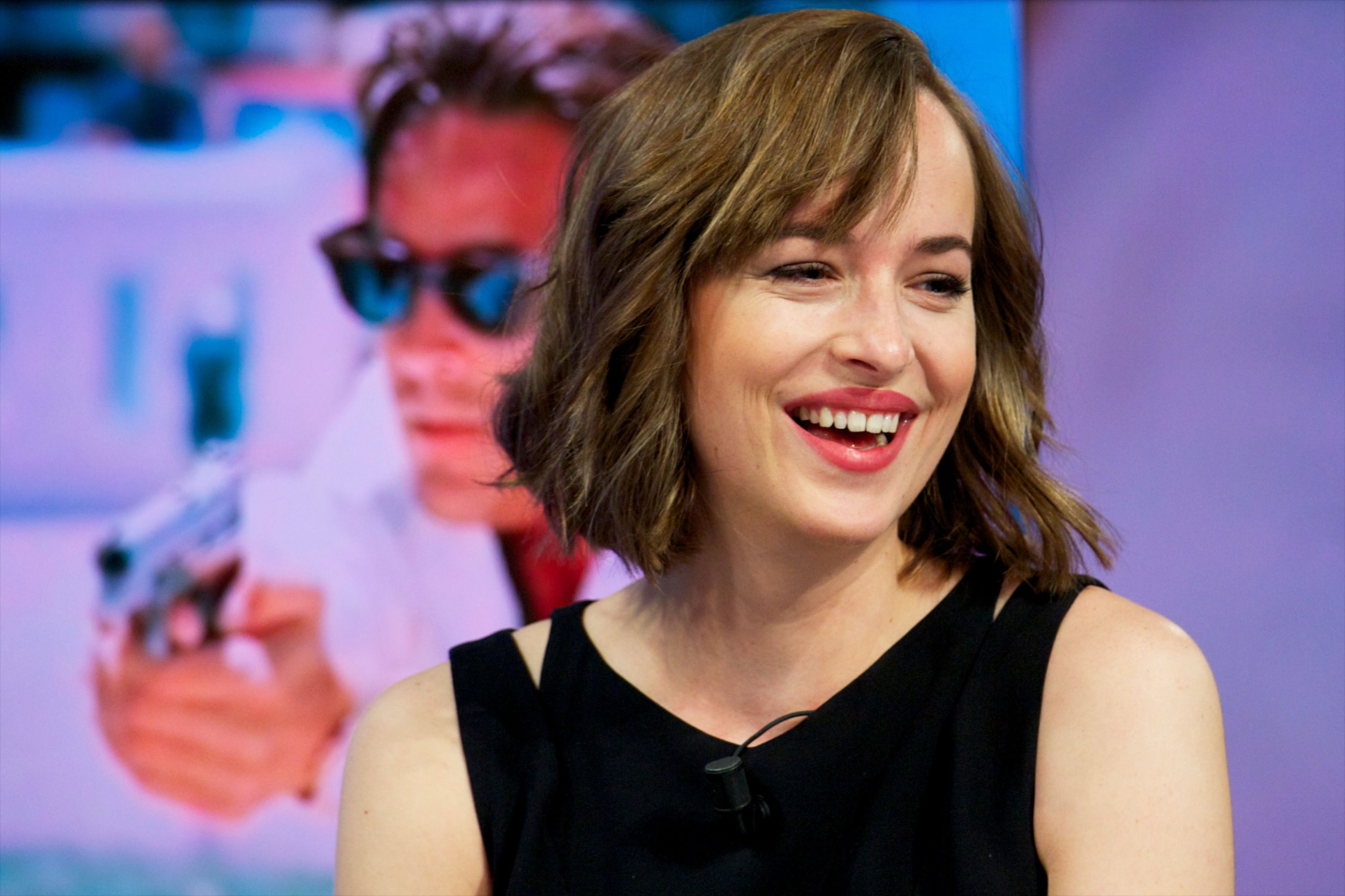 Best Twitter Reactions to Dakota Johnson Closing Her Tooth Gap