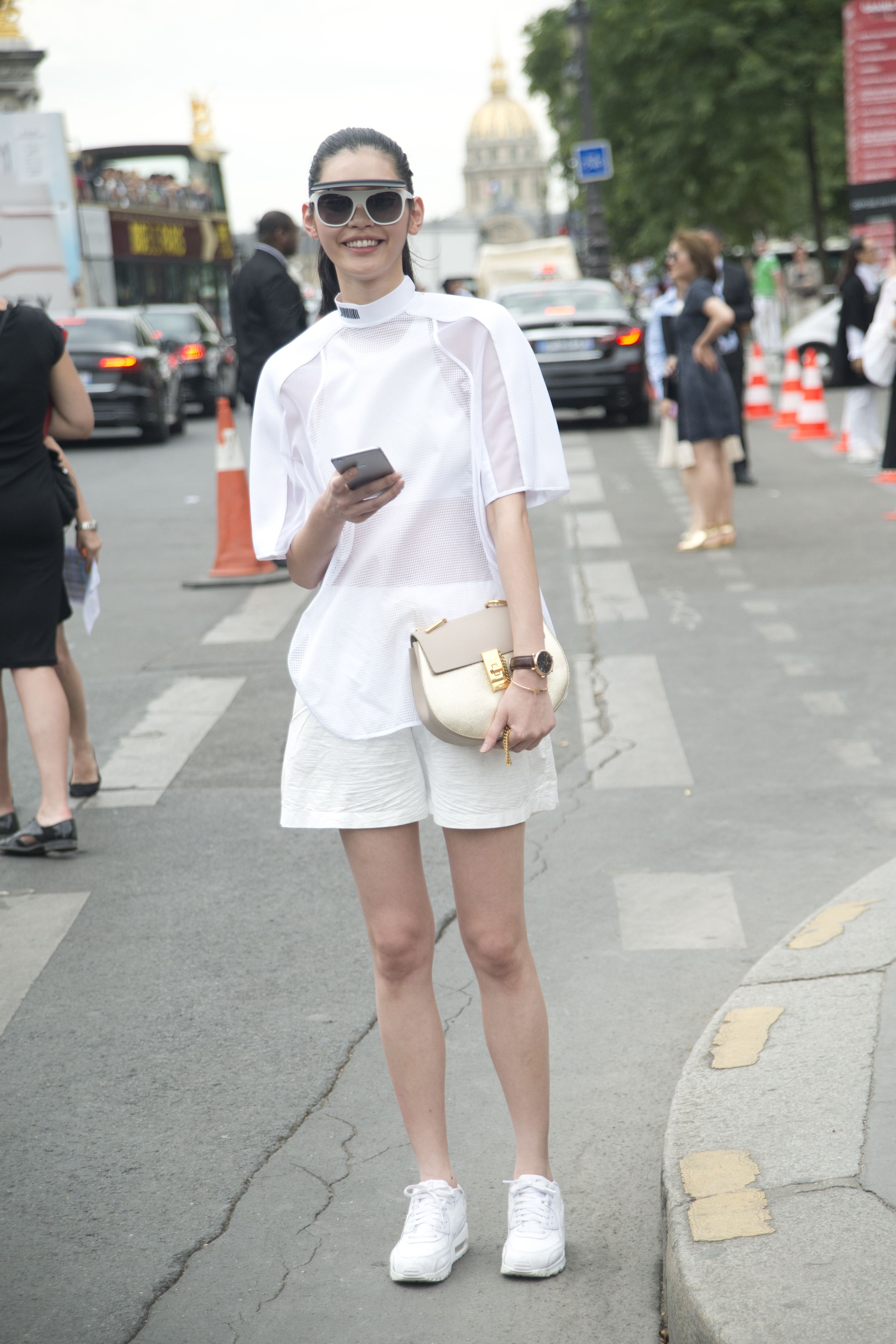 15 Ways To Wear White Shorts For Chic Summer Looks