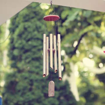 campanas de viento diy para decorar tu balcón, terraza o porche