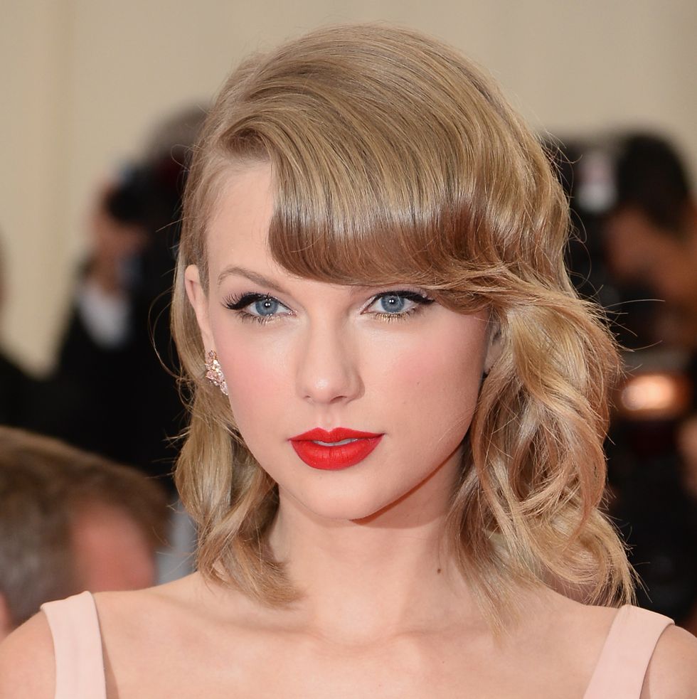 new york, ny may 05 musician taylor swift attends the charles james beyond fashion costume institute gala at the metropolitan museum of art on may 5, 2014 in new york city photo by dimitrios kambourisgetty images