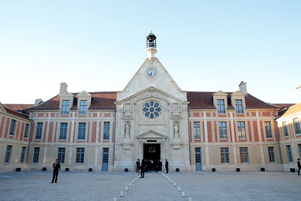 十七世紀的拉恩涅克醫院（laennec hospital），現為開雲集團法國巴黎總部。