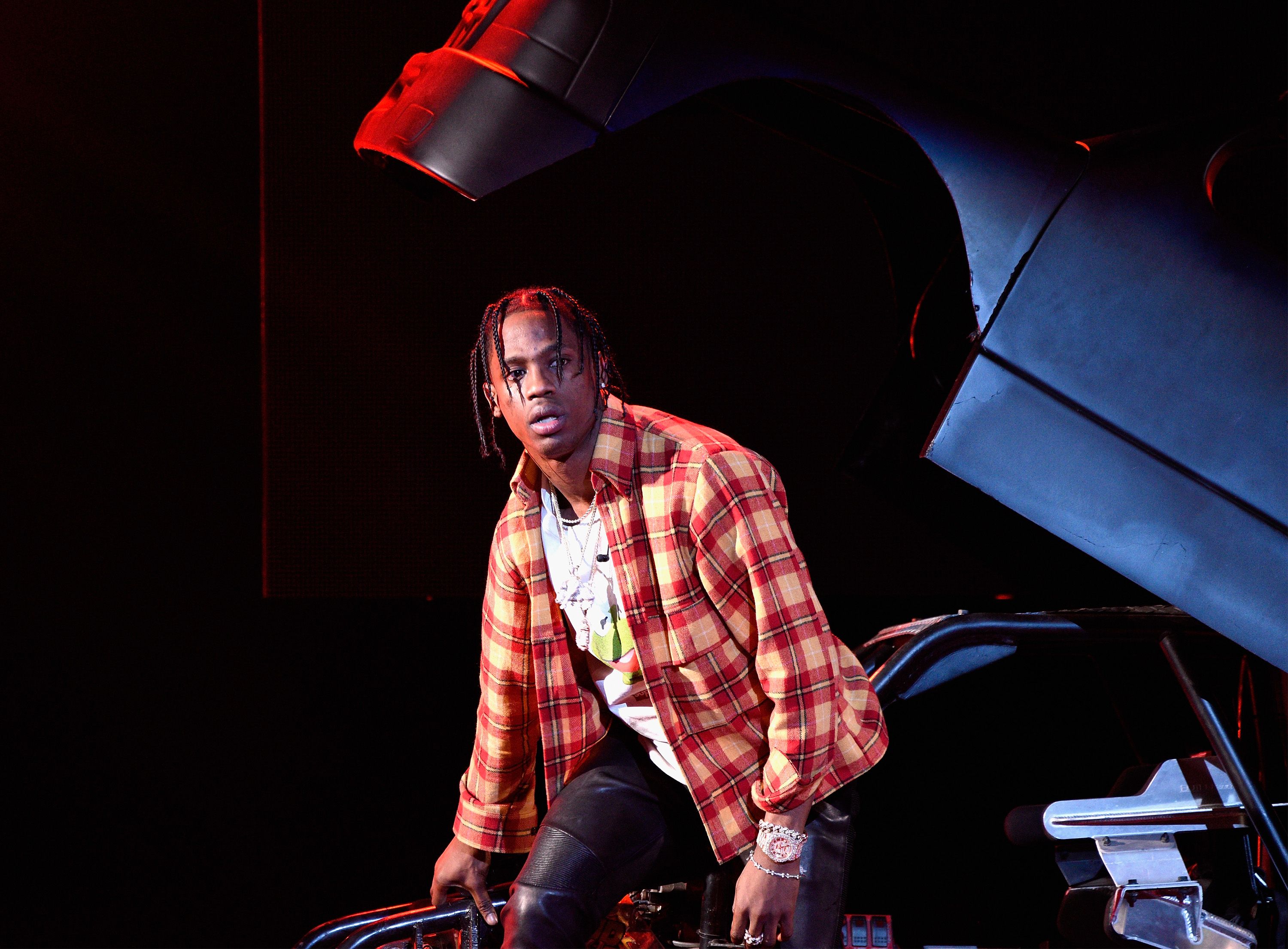 Travis Scott Stops Security from Attacking Fan Mid Concert - Video: Watch Travis  Scott Stop Show to Help Fan Attacked by Security