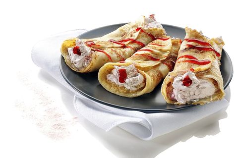 Crepes filled with ricotta cheese