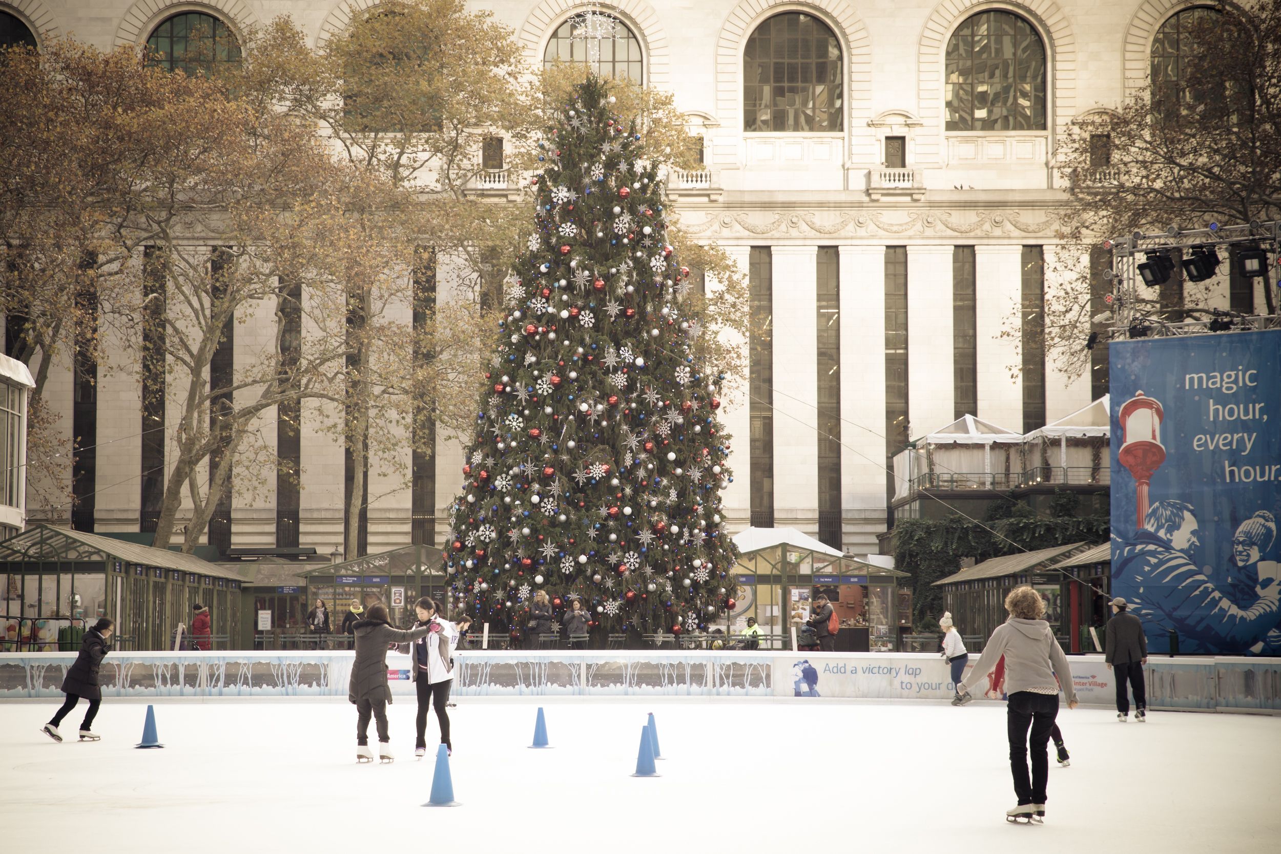 Best Christmas Things to Do NYC for a Magical Time in 2023