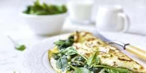 weight loss breakfast, best breakfast for weight loss omelette stuffed with spinach and cheese for a breakfast