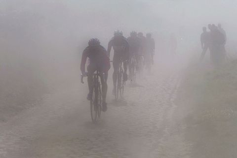 Fog, Atmospheric phenomenon, Mist, Cycling, Haze, Vehicle, Recreation, Bicycle, Endurance sports, Drizzle, 