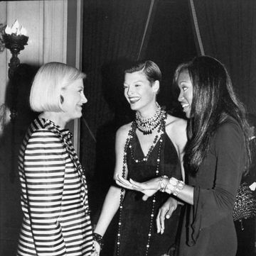 l r elizabeth tilberis, editor in chief of harpers bazaar magazine w models linda evangelista and naomi campbell  photo by robin platzertwin imagesthe life images collection via getty imagesgetty images