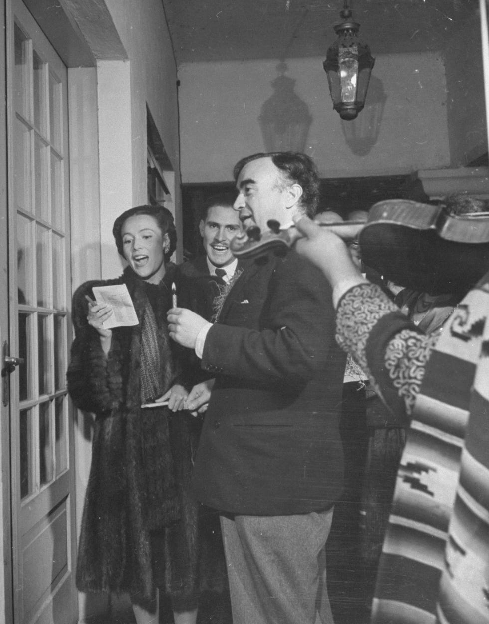 dolores del rio caroling