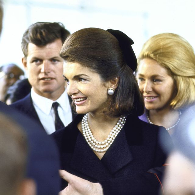 A Long-Lost Portrait of Teenage Jackie Kennedy Onassis Is Caught in a ...