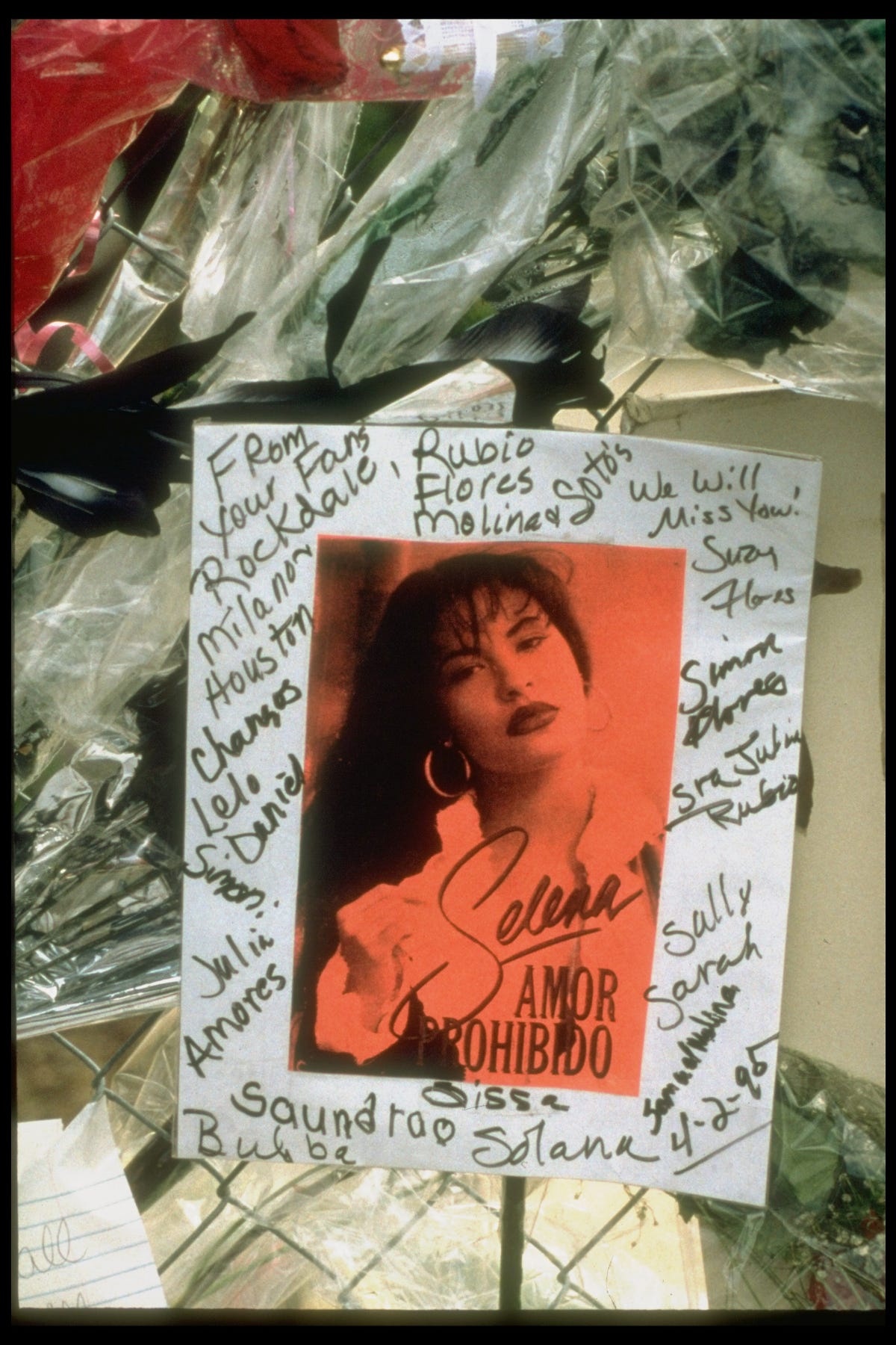 How Did Selena Die? - True Story of Selena Quintanilla Death