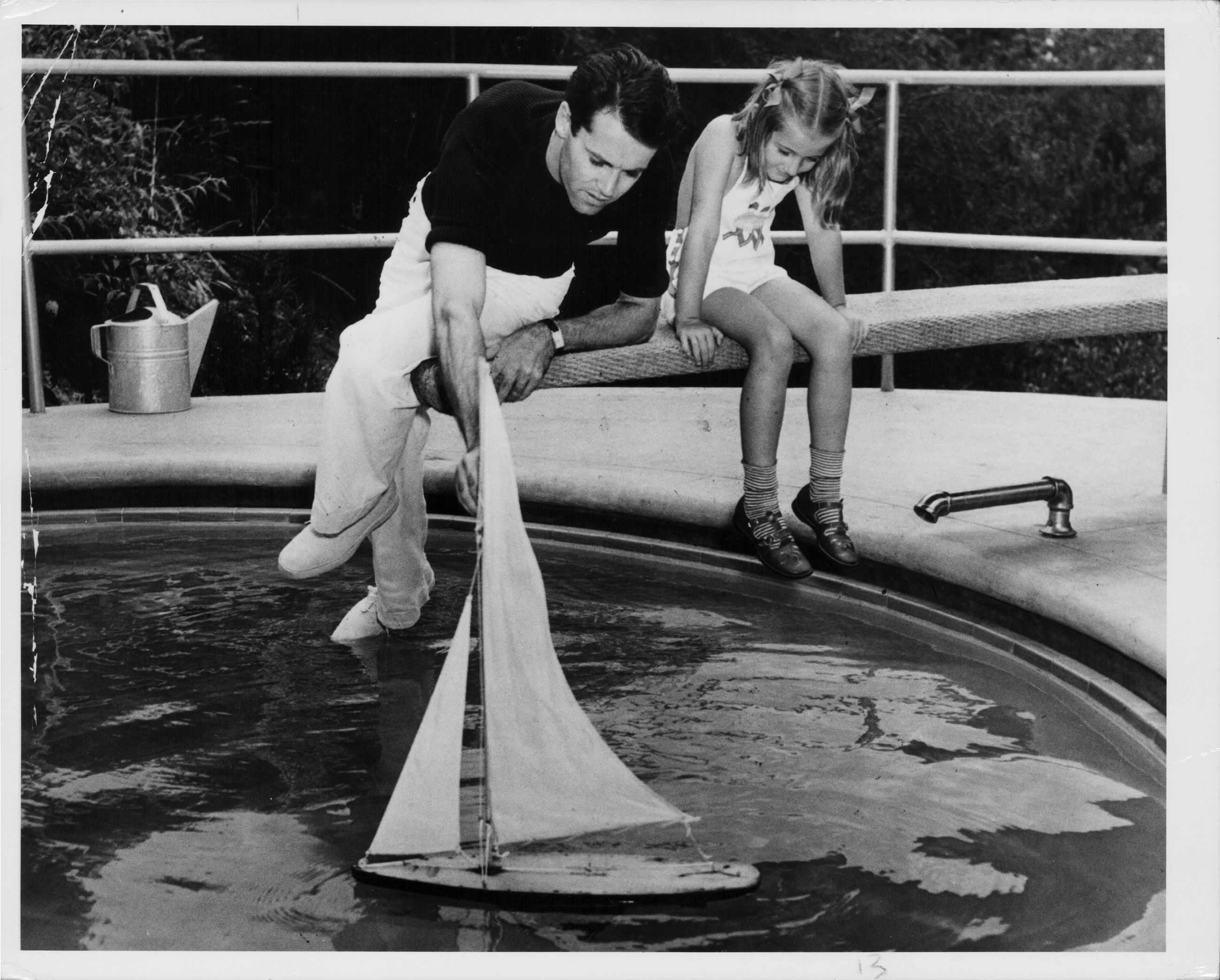 ジェーン・フォンダ直筆サイン入り超大型写真…裸足で散歩 …Jane Fonda… ジェーン・フォンダ直筆サイン入り超大型写真…裸足で散歩 …Jane