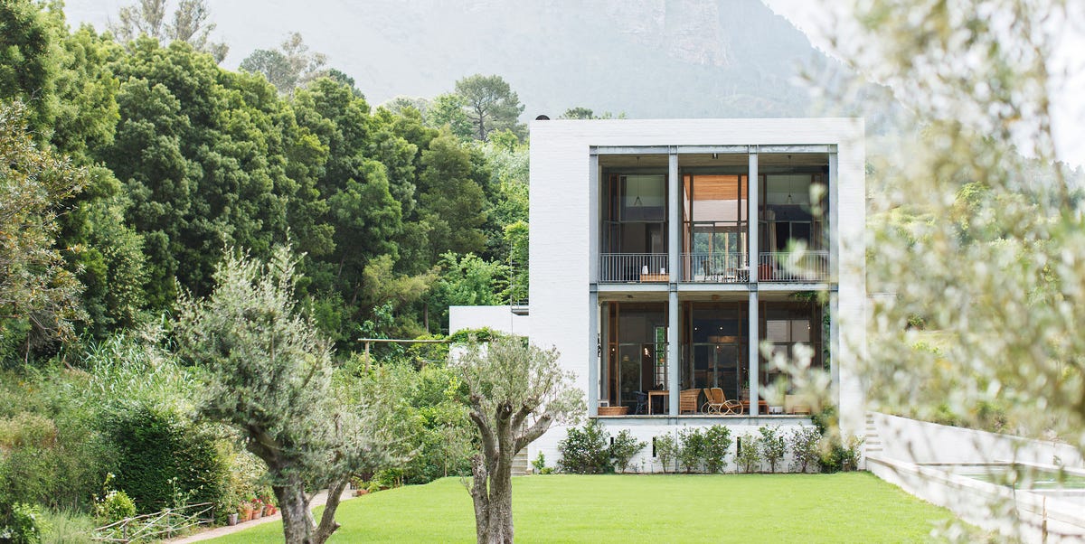 18 Stunning Modern Homes