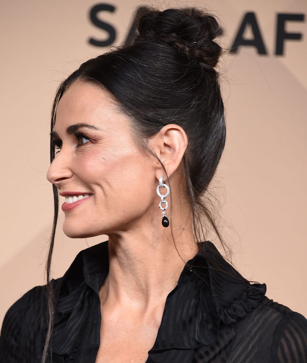 demi moore poses at the 22nd annual screen actors guild awards at the shrine auditorium