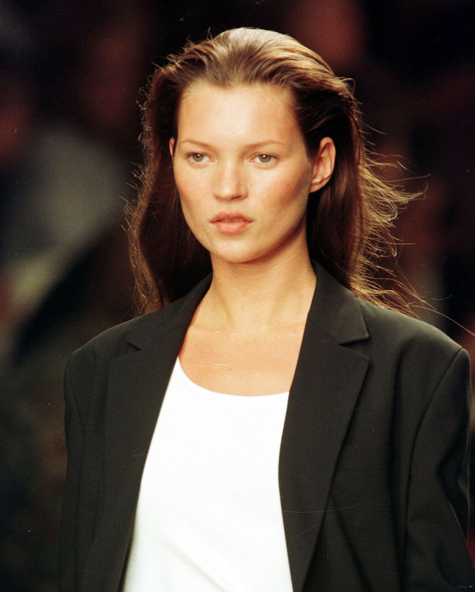 Kate Moss walks Calvin Klein Spring Fashion Show In New York, September 18, 1998