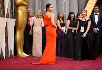 Red carpet, Carpet, Dress, Gown, Flooring, Fashion, Event, Formal wear, Haute couture, Premiere, 
