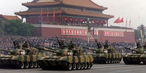 Tank, Combat vehicle, Mode of transport, Vehicle, Chinese architecture, Architecture, Military vehicle, Self-propelled artillery, Building, 