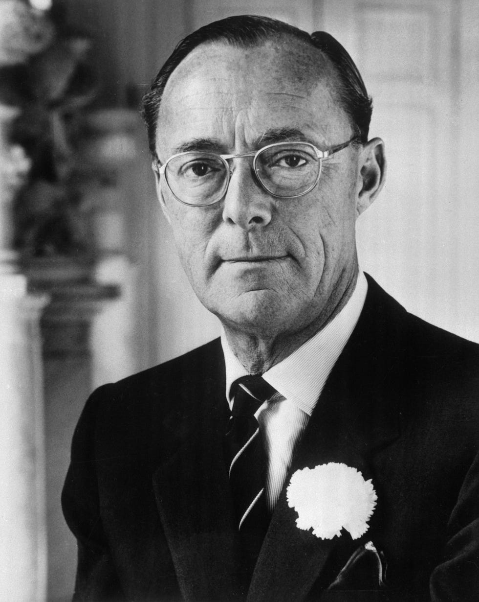 Photograph, Glasses, Suit, Businessperson, Black-and-white, Grandparent, Elder, White-collar worker, Tuxedo, 
