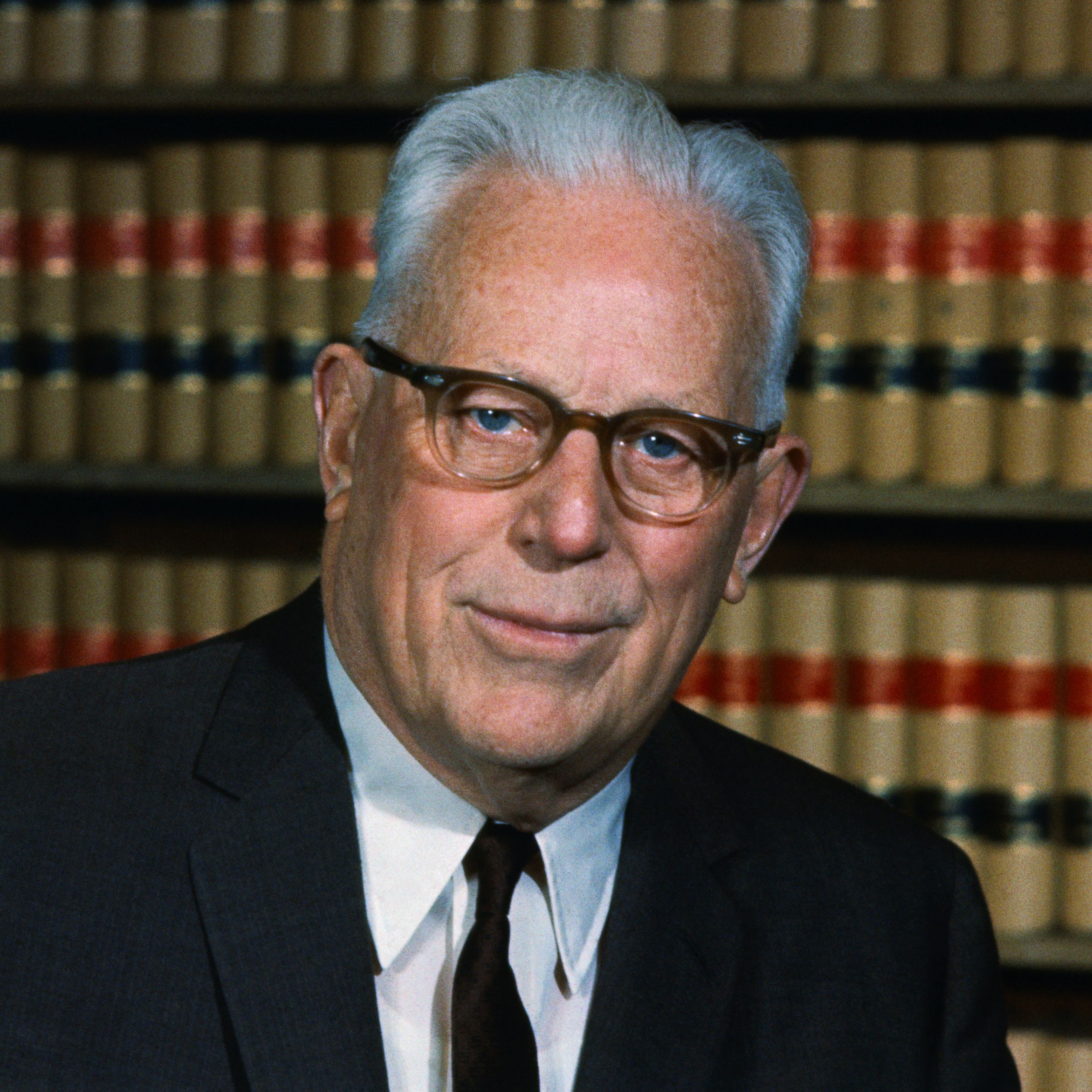 The supreme court under shop chief justice earl warren