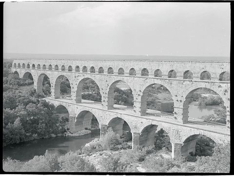 Aqueduct, Arch bridge, Viaduct, Bridge, Photograph, Humpback bridge, Arch, Black-and-white, Architecture, Monochrome photography, 