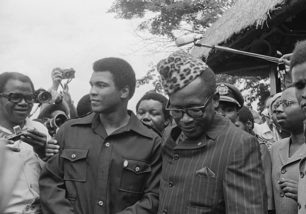 Ali, junto al presidente de Zaire, Joseph Mobutu, dos días antes del combate contra Foreman.