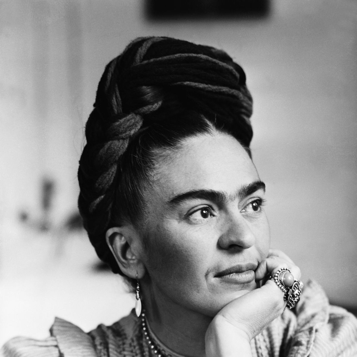 portrait of frida kahlo 1910 1954, mexican painter, wife of diego rivera