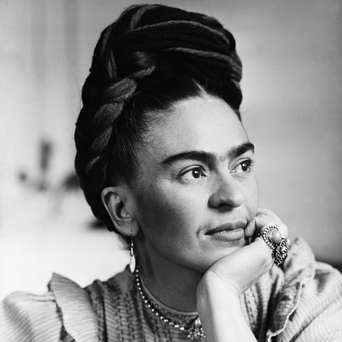 portrait of frida kahlo 1910 1954, mexican painter, wife of diego rivera