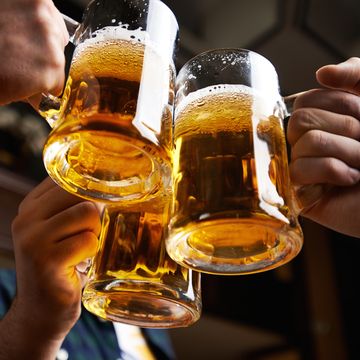 Alcohol, Drink, Beer, Beer glass, Alcoholic beverage, Lager, Bia hơi, Distilled beverage, Barware, Beer cocktail, 