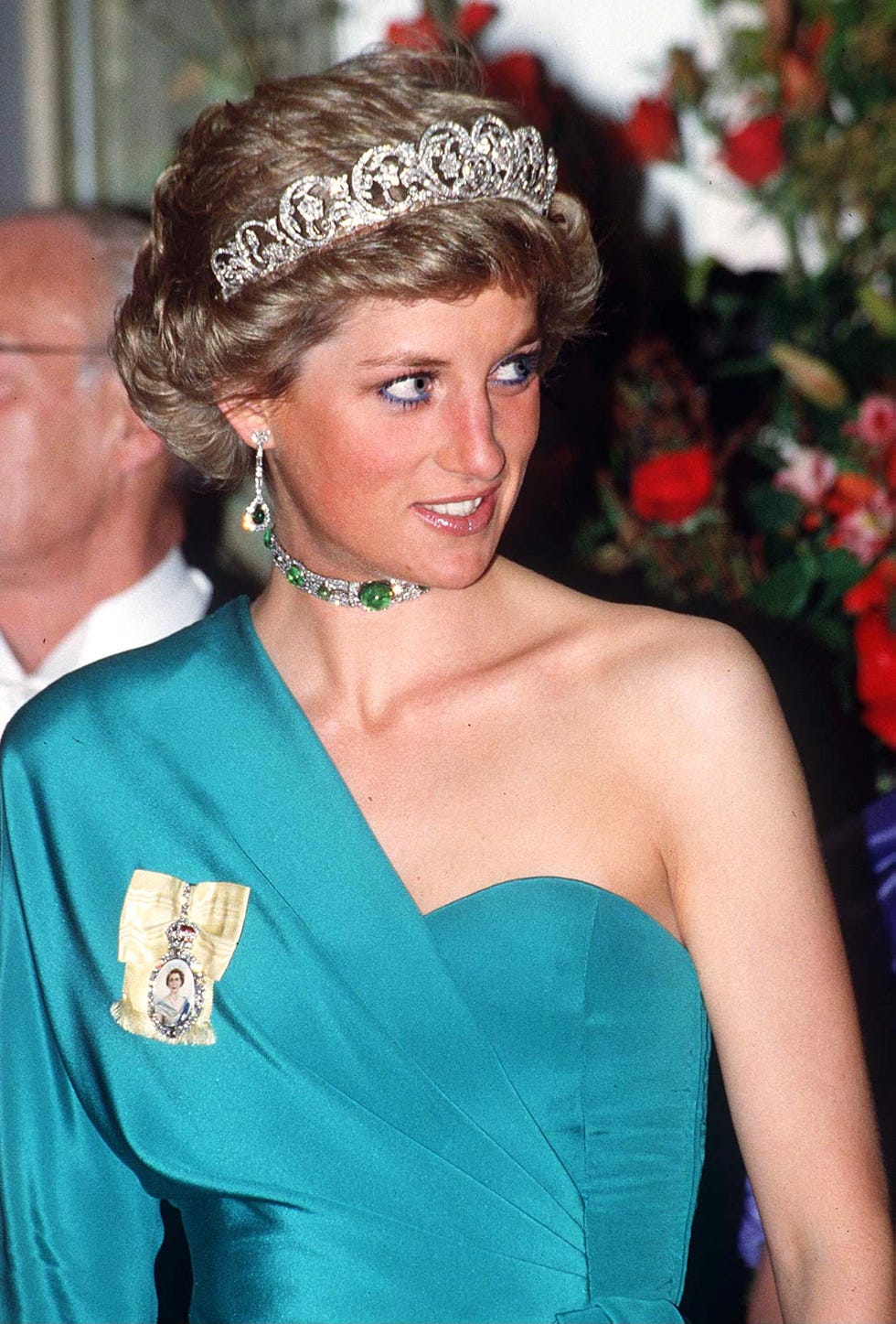 london, united kingdom july 14: princess diana at a banquet at claridges. wearing the spencer diamond tiara, queen marys cabochon cabuchon) emerald and diamond choker necklace (a gift from the monarch) and the royal family orders presented to her also (photo by tim graham photo library via getty images)