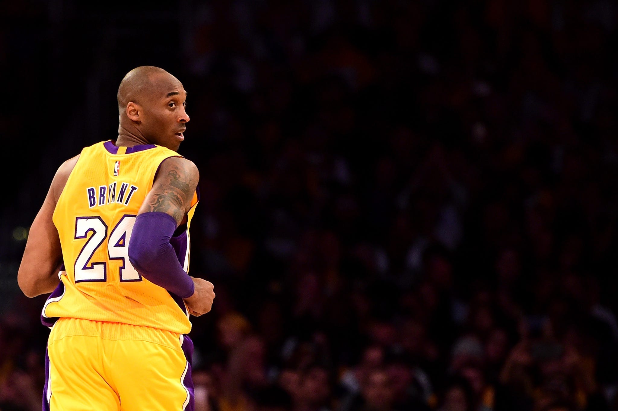 espnW - Kobe Bryant was court-side at the Los Angeles Lakers game rocking a  WNBA hoodie 👏