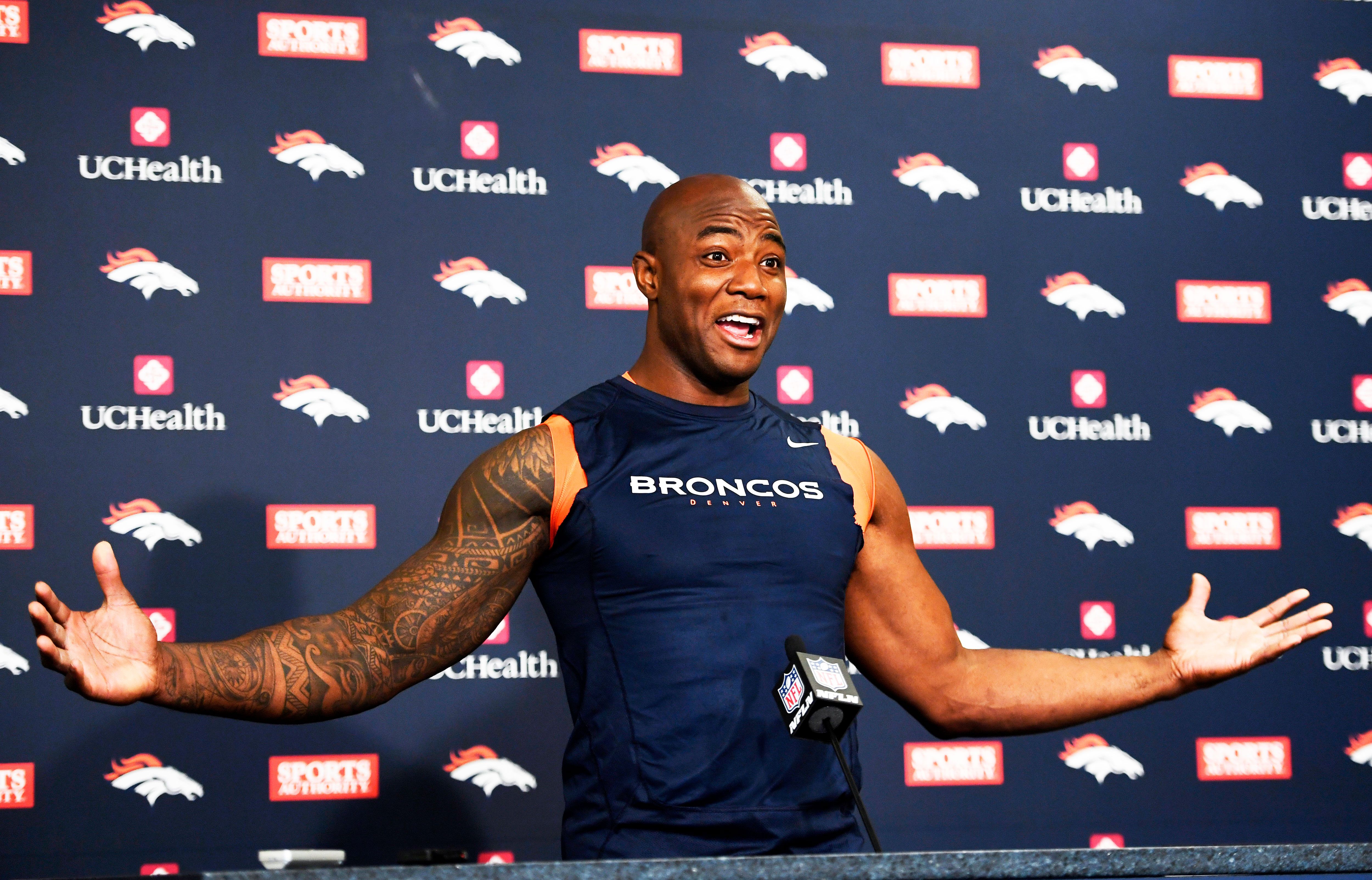 Former NFL star DeMarcus Ware launches fitness app D2W with