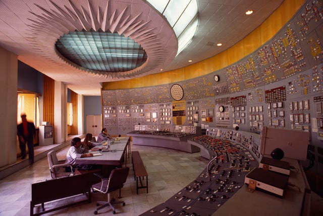 12 Really Cool Retro Control Rooms 3274
