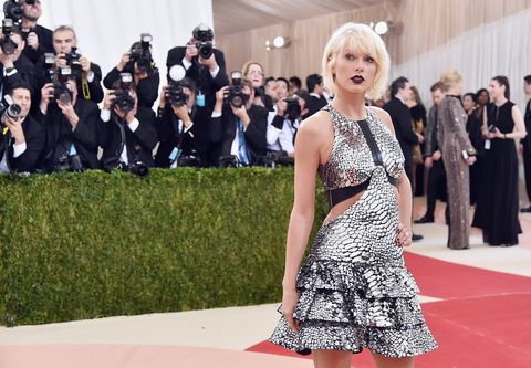 taylor swift at the 2016 met gala