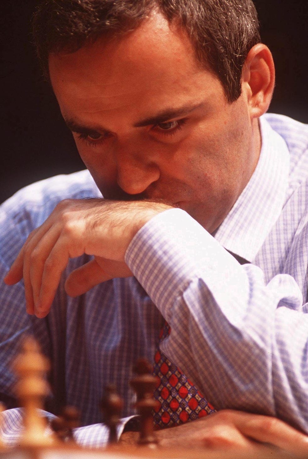 frankfurt, germany   june 29  6 frankfurt chess classic 1999, frankfurtger garry kasparovrus  photo by frank petersbongartsgetty images