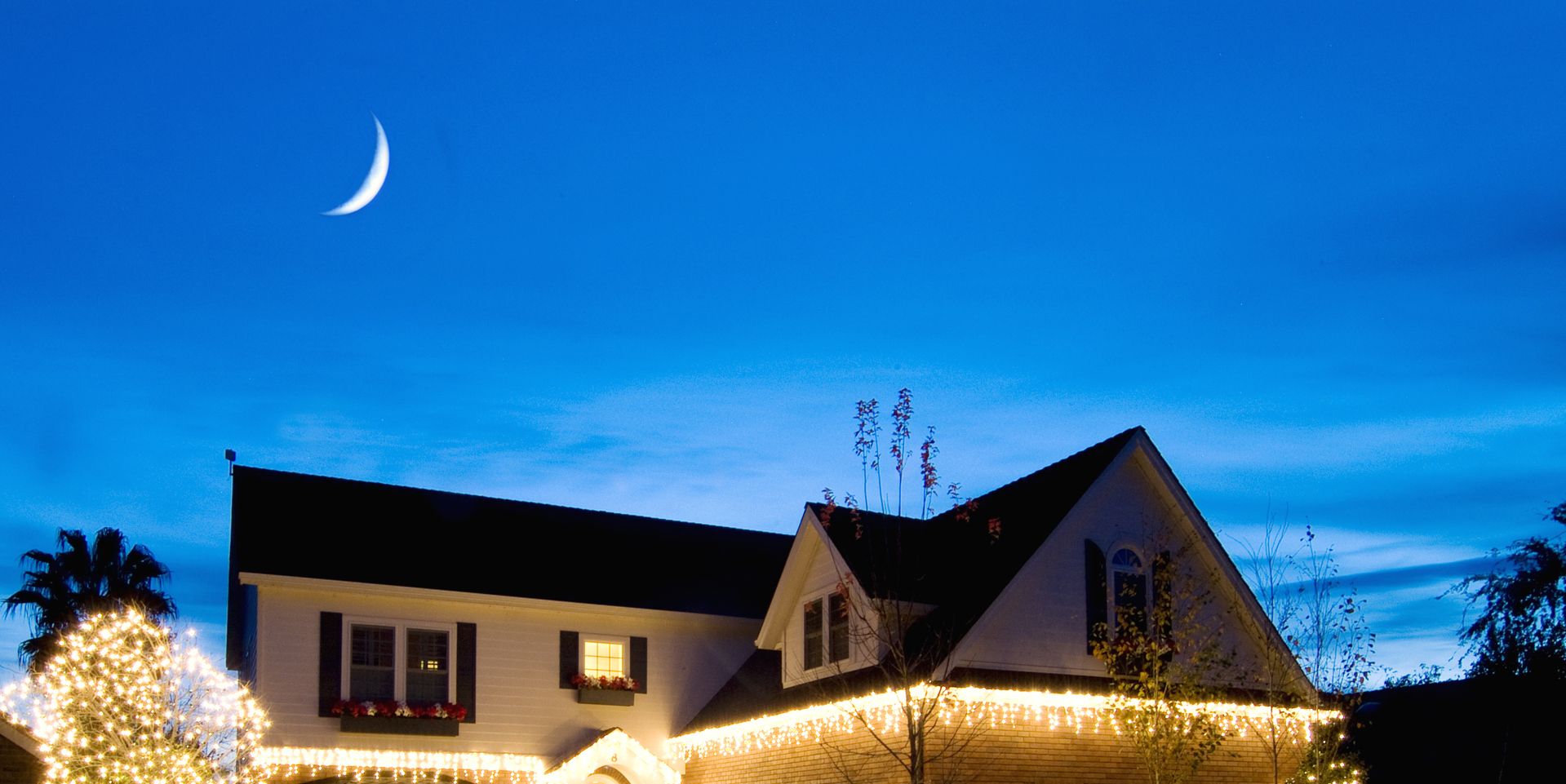 beautiful christmas lights on houses