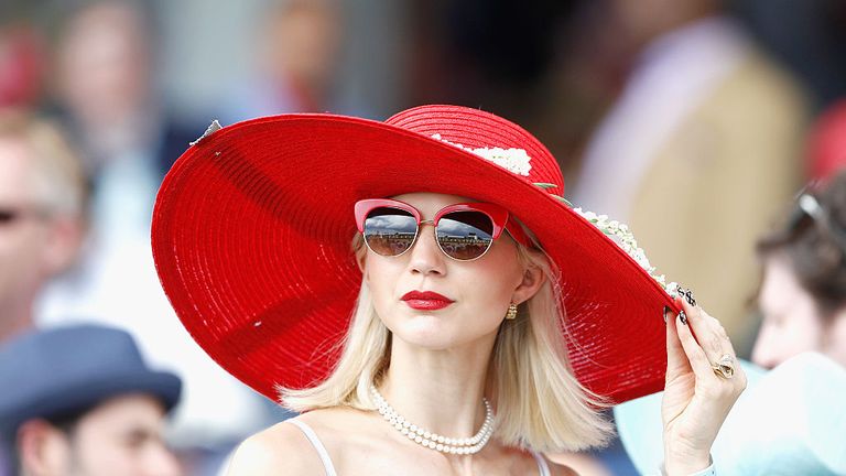 Kentucky Derby Outfits - What to Wear to the Kentucky Derby 2024