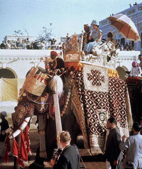 queen elizabeth II with elephants