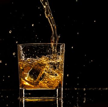 Water, Drink, Liquid, Glass, Space, Drinkware, Still life photography, Distilled beverage, Old fashioned glass, Scotch whisky, 
