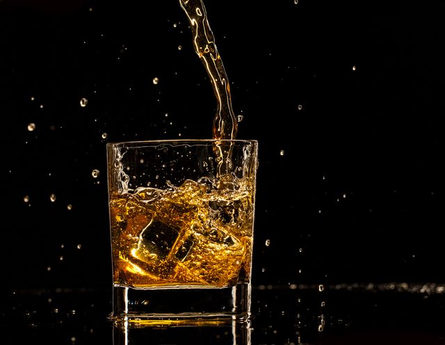 Water, Drink, Liquid, Glass, Space, Drinkware, Still life photography, Distilled beverage, Old fashioned glass, Scotch whisky, 