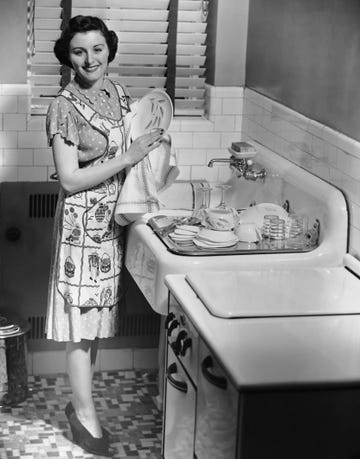 Standing, Black-and-white, Retro style, Monochrome, Room, Photography, Homemaker, Monochrome photography, Style, Sitting, 