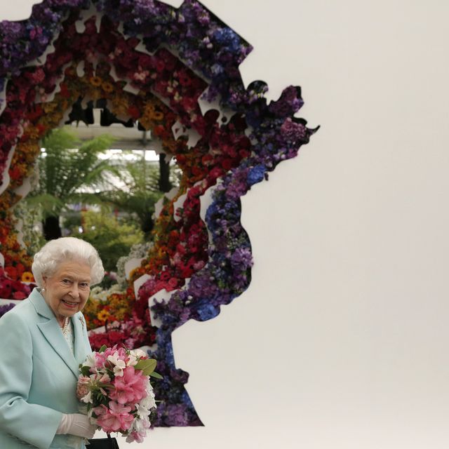 queen elizabeth chelsea flower show