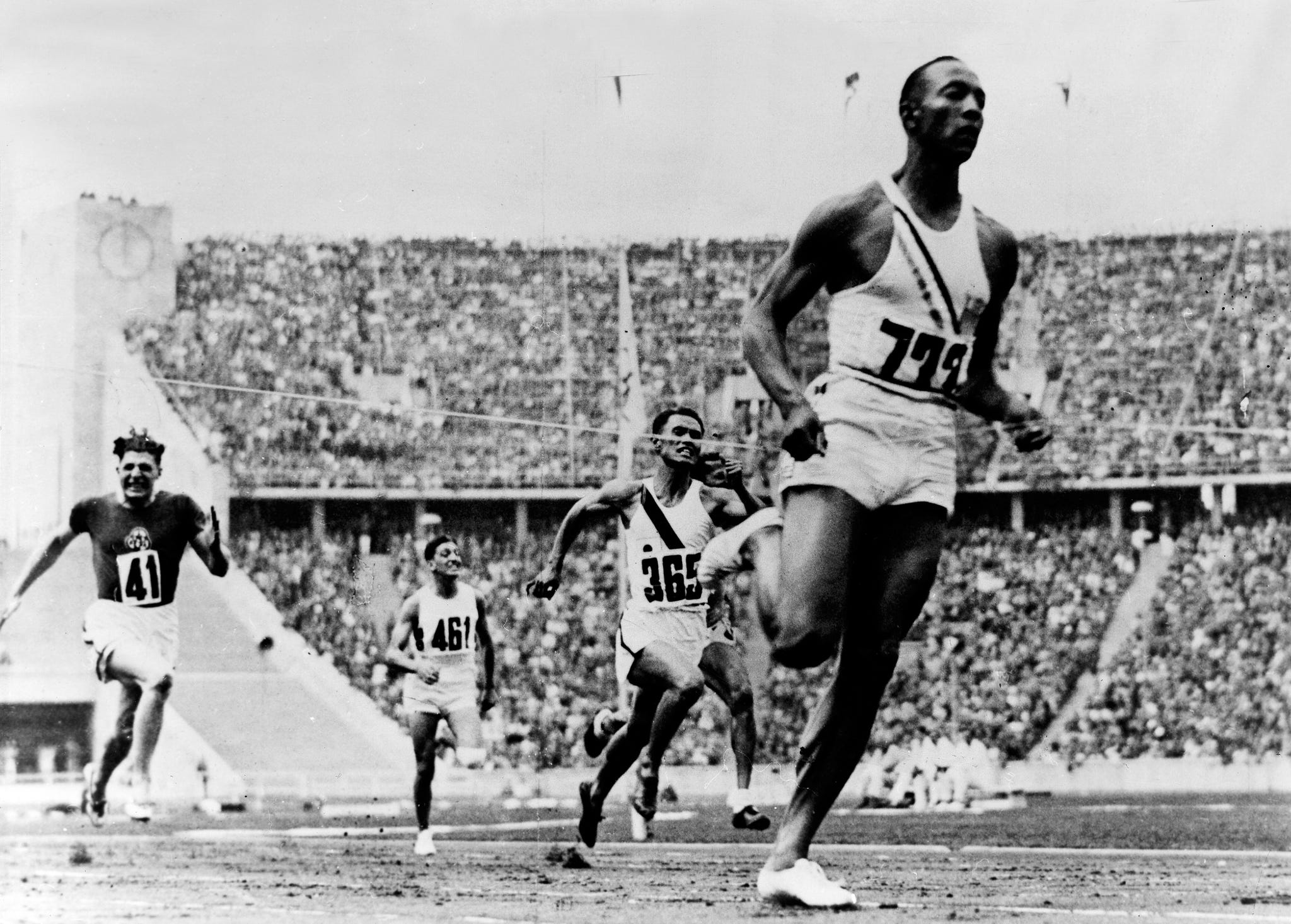 eingeschrÃ¤nkte rechte fÃ¼r bestimmte redaktionelle kunden in deutschland limited rights for specific editorial clients in germany james cleveland jesse owens,   1913 1980  , american athlete   1936 summer olympics in berlin, athletics, 100 meters sprint, 1st heat, owens wins world record, 10,2 sec   august 3, 1936  photo by ullstein bild via getty images