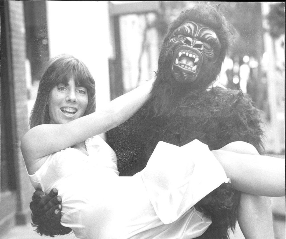 Halloween Costumes - King Kong & Look-alike for Actress Fay Wray