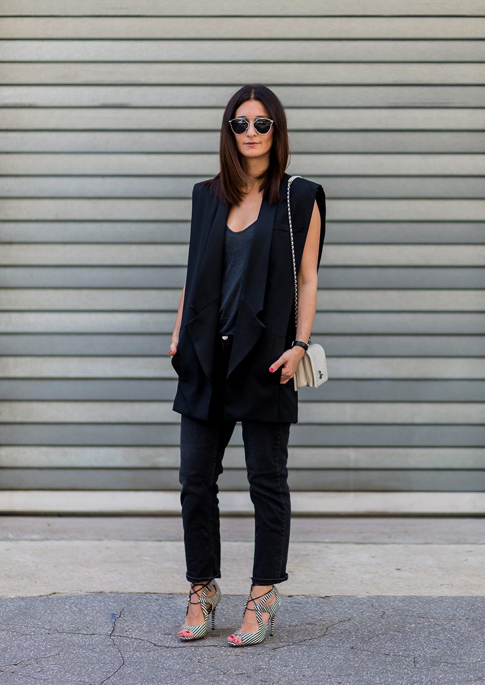 Clothing, Street fashion, Black, Shoulder, Blazer, Fashion, Footwear, Snapshot, Outerwear, Jeans, 