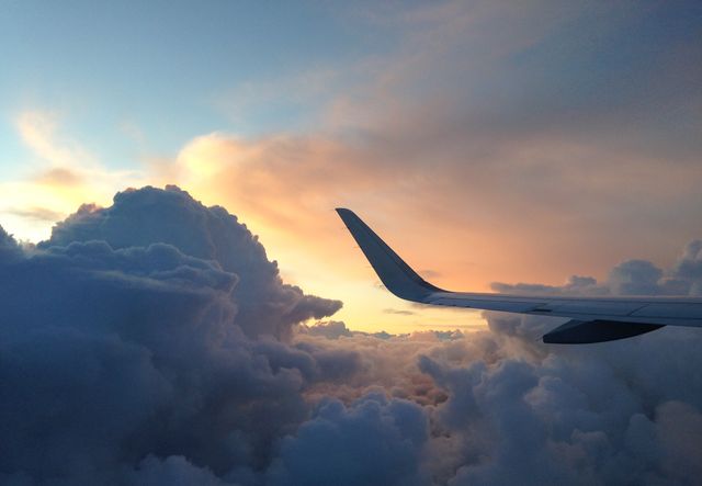 Sky, Air travel, Cloud, Airplane, Airline, Daytime, Wing, Airliner, Atmosphere, Flight, 