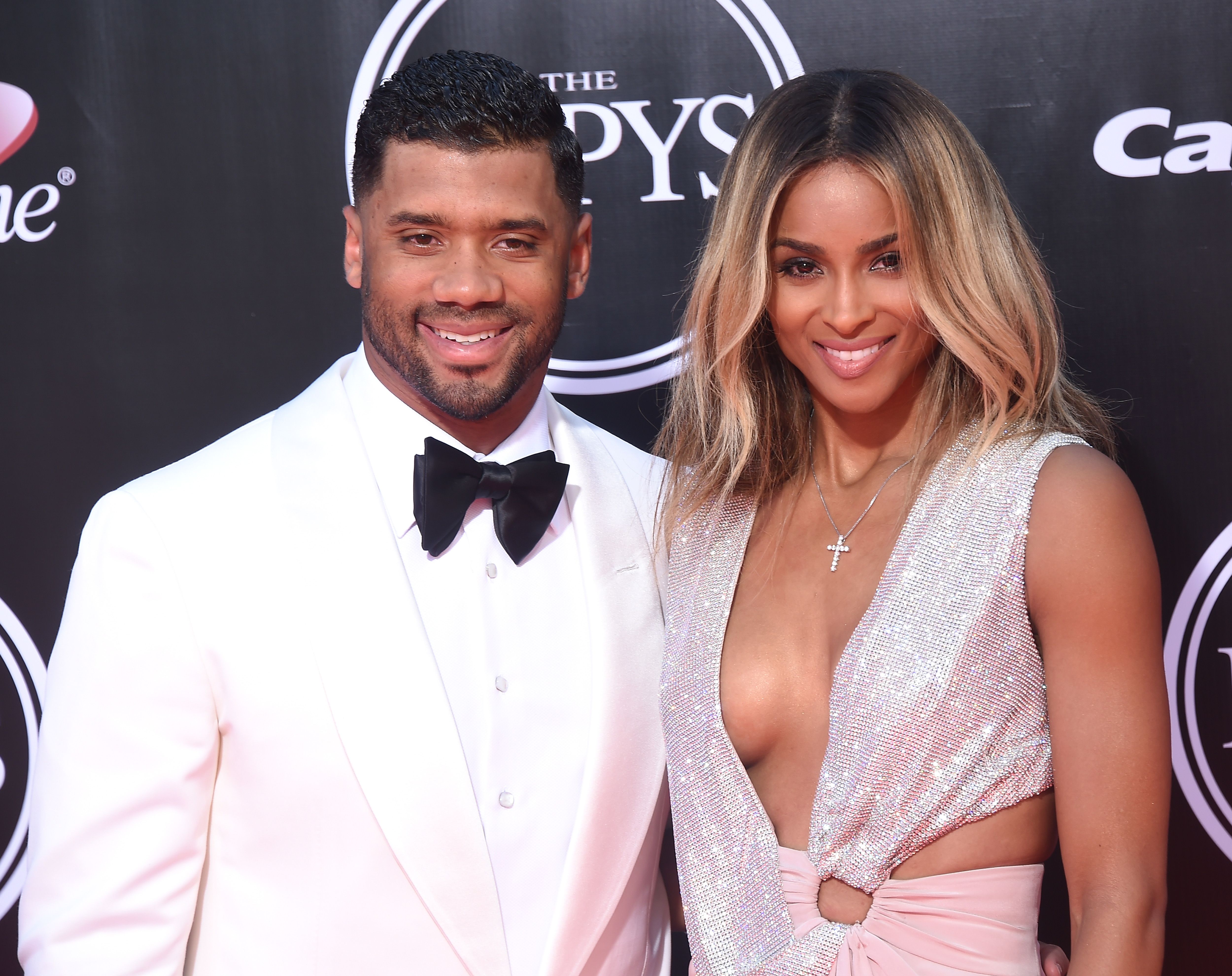 Russell Wilson shares sweet family photo with wife Ciara, their