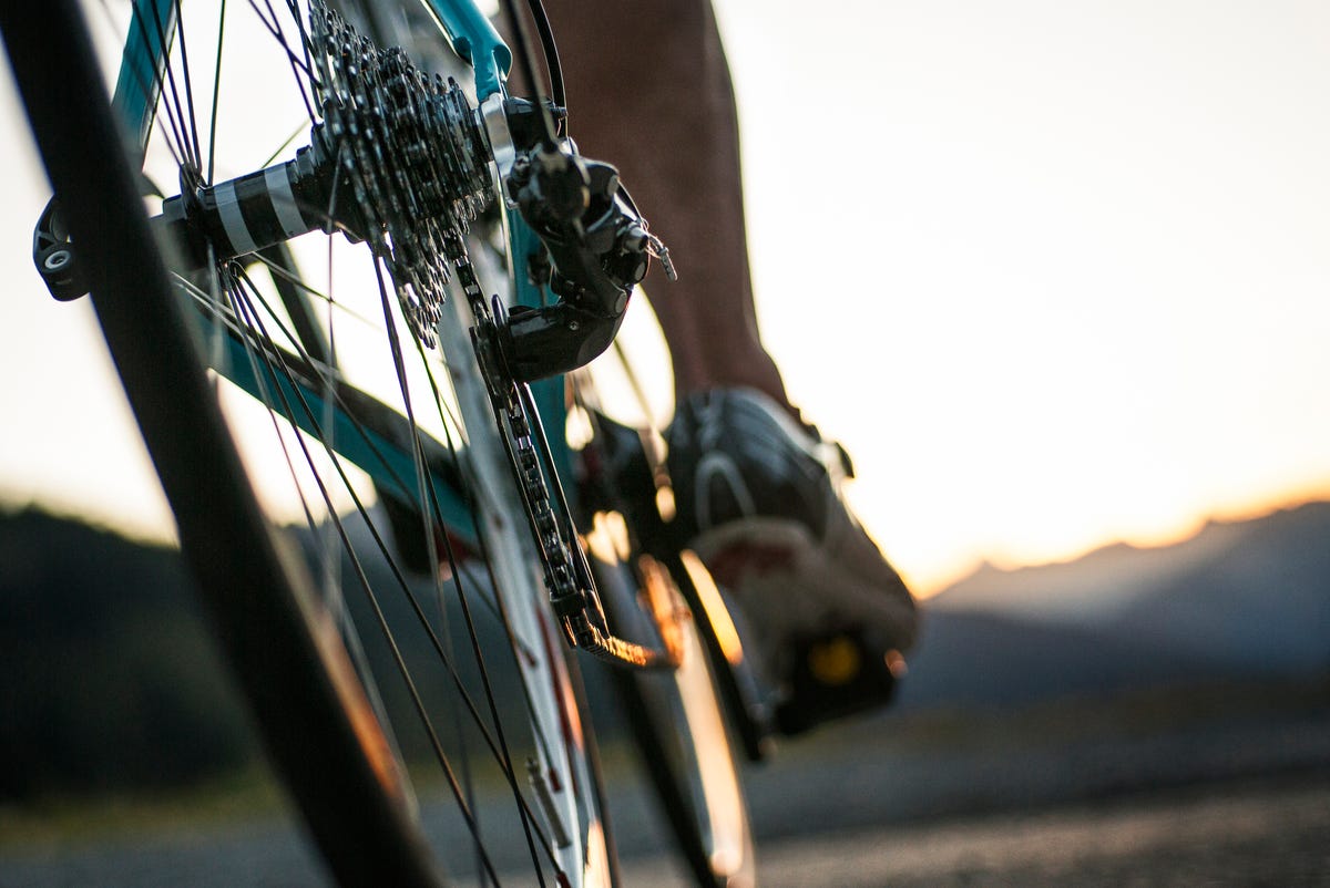 Perché le bici di alto livello sono in fibra di carbonio?