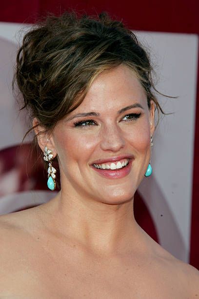 los angeles, ca   september 18  actress jennifer garner arrives at the 57th annual emmy awards held at the shrine auditorium on september 18, 2005 in los angeles, california  photo by kevin wintergetty images